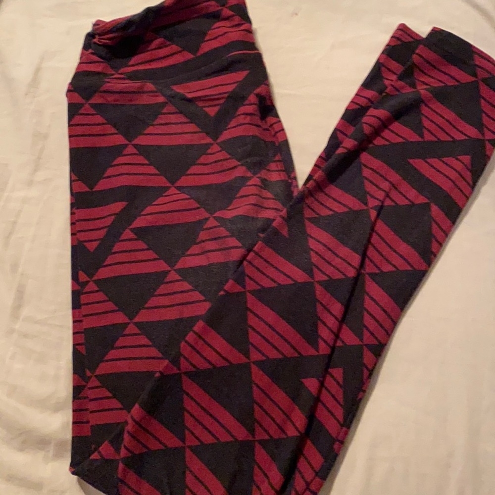 Lularoe OS black and maroon leggings